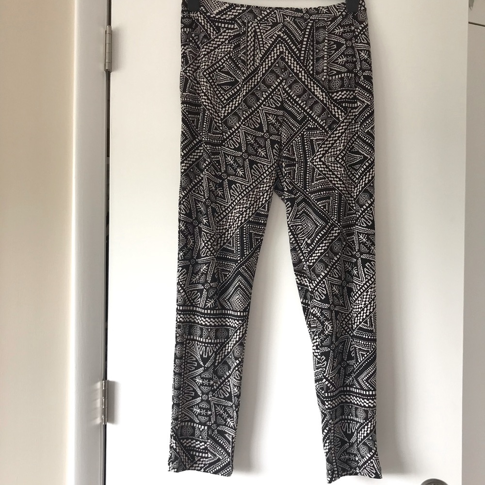 Wallis Black & White Printed Pants